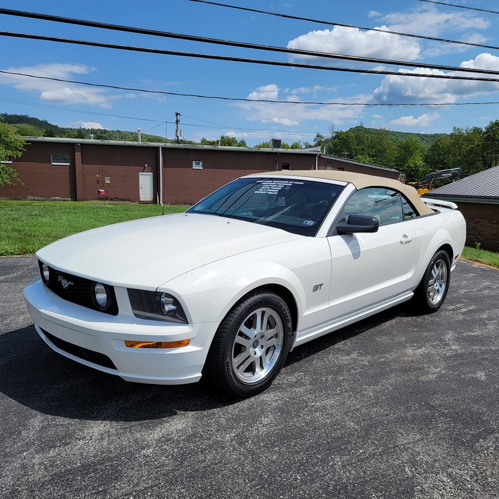 2005 Ford Mustang's photo