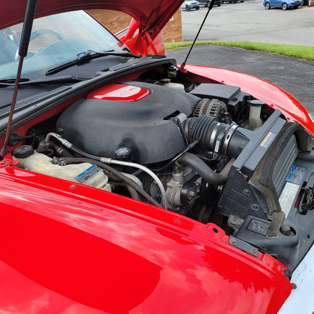2005 Chevrolet SSR - Photo 24