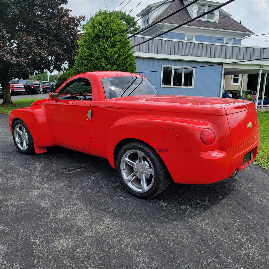 2005 Chevrolet SSR - Photo 8