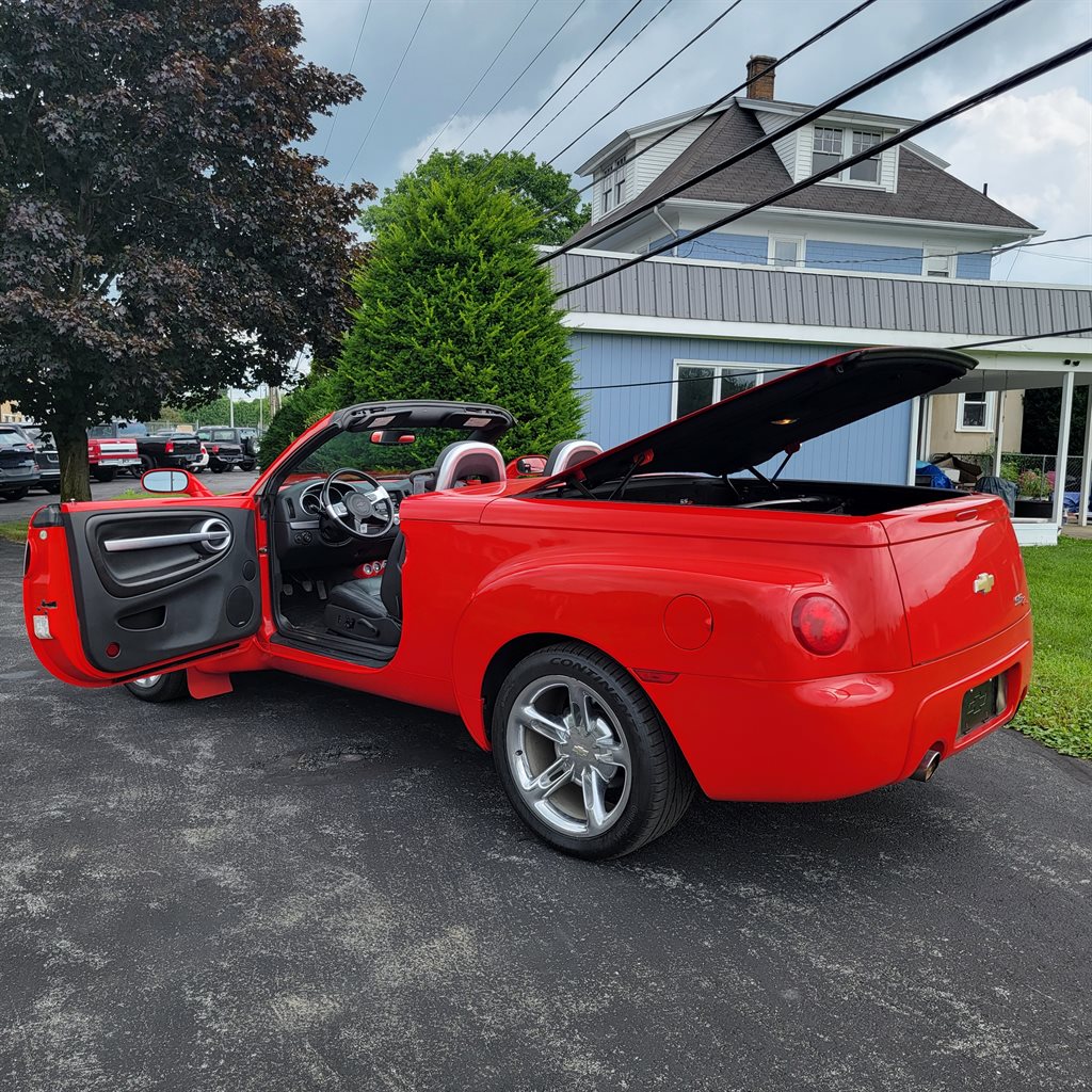 2005 Chevrolet SSR - Photo 19