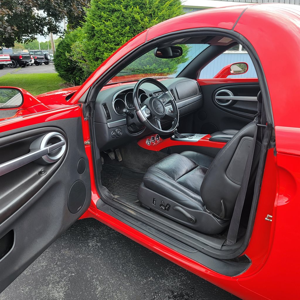 2005 Chevrolet SSR - Photo 9