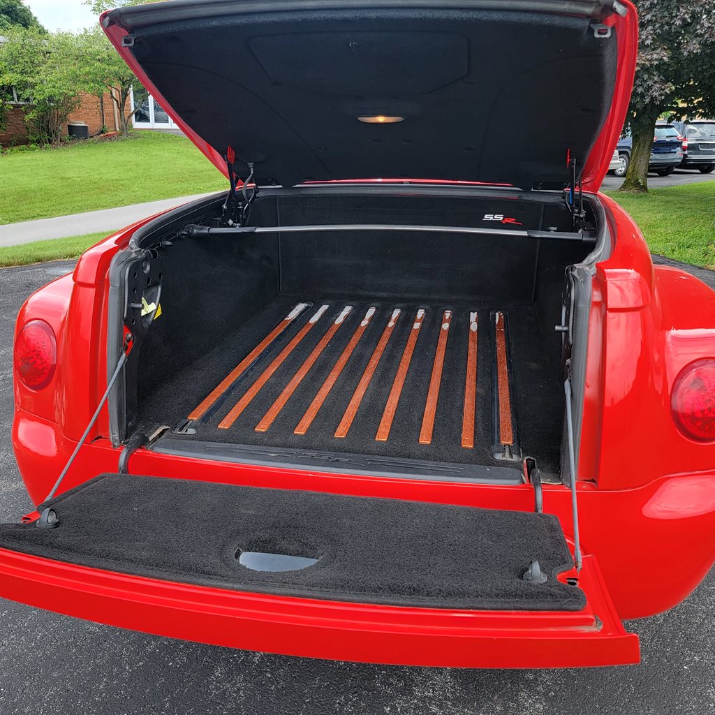 2005 Chevrolet SSR - Photo 21