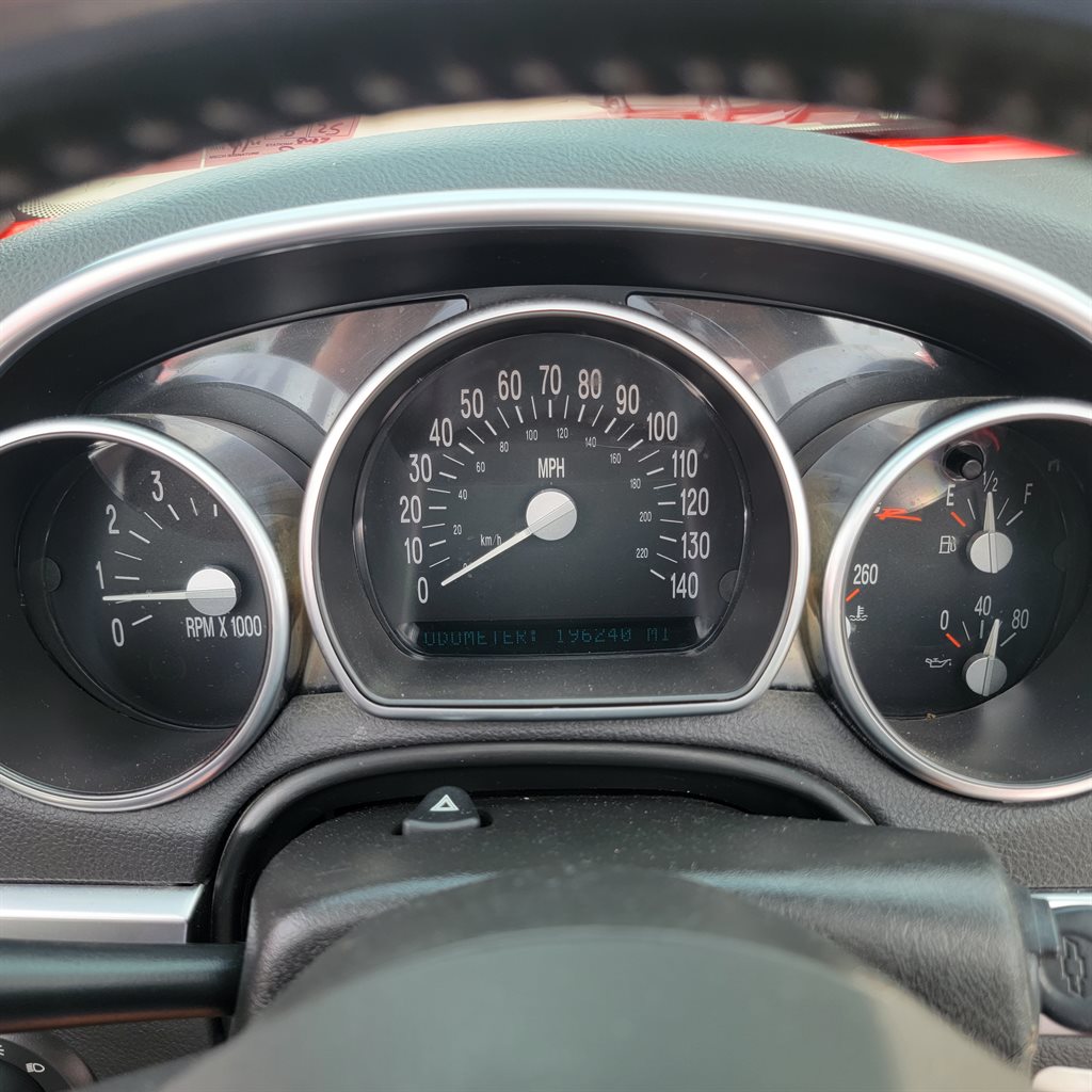 2005 Chevrolet SSR - Photo 25