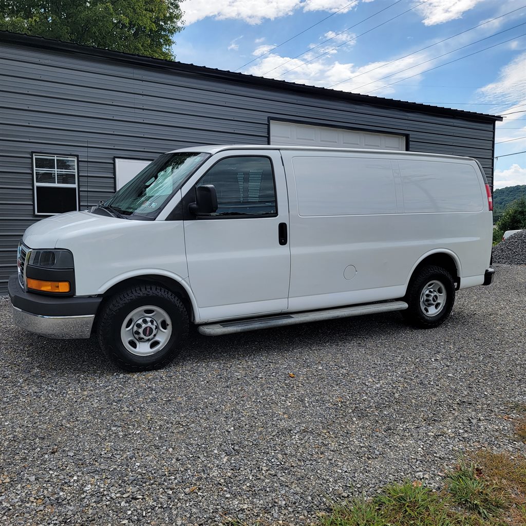 2018 GMC Savana Cargo Work Van's photo