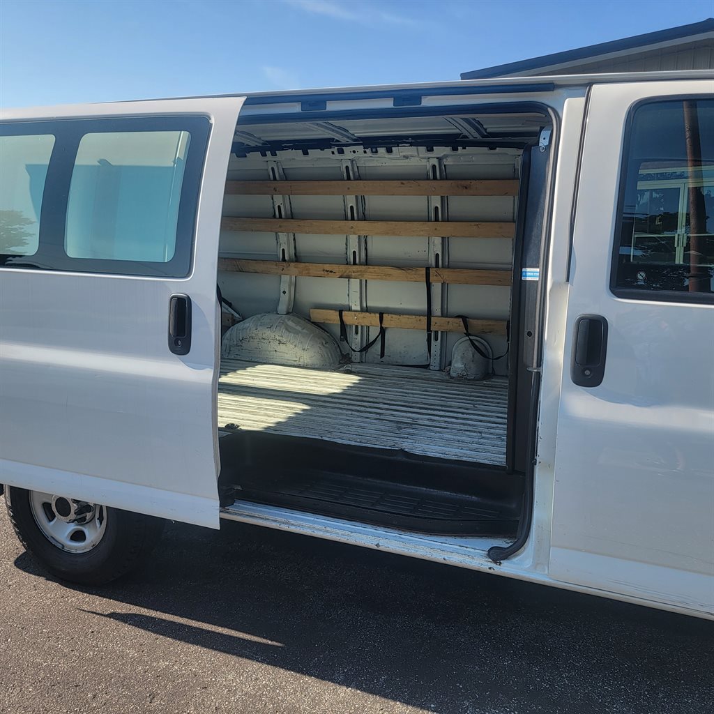 2019 Chevrolet Express Cargo Work Van - Photo 11