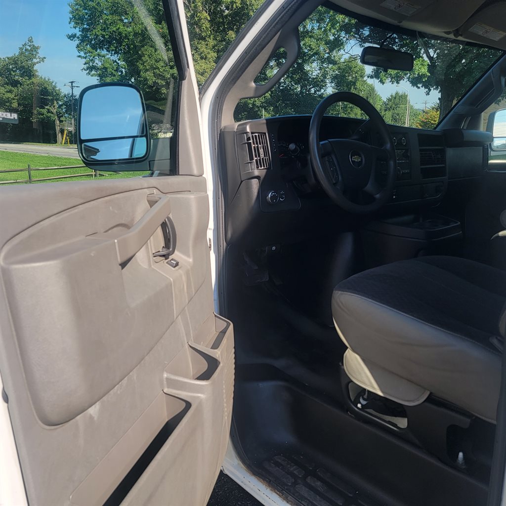 2019 Chevrolet Express Cargo Work Van - Photo 7